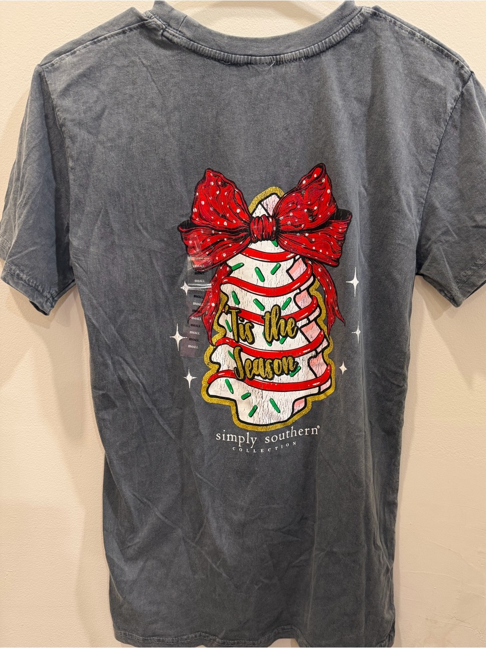 Simply Southern 'Tis the Season Graphic Tee - Charcoal with Red Bow - Picture 4 of 4